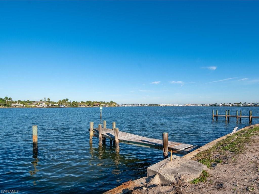 ROYAL HARBOR - Land