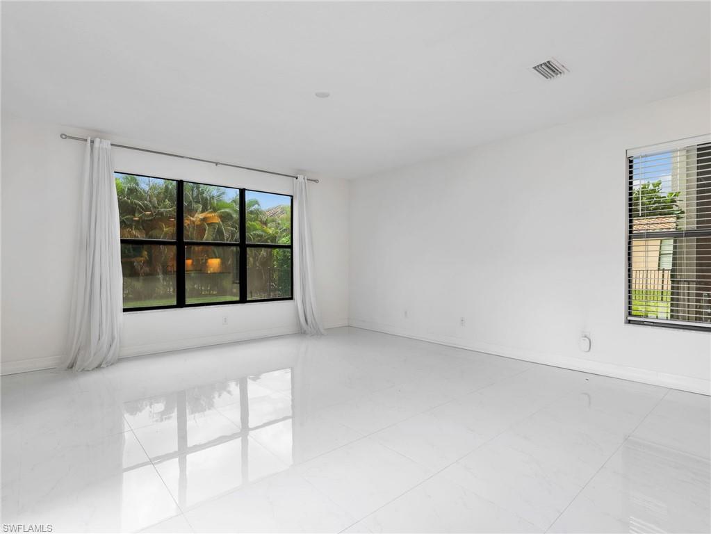 MARINA BAY - Residential Lease