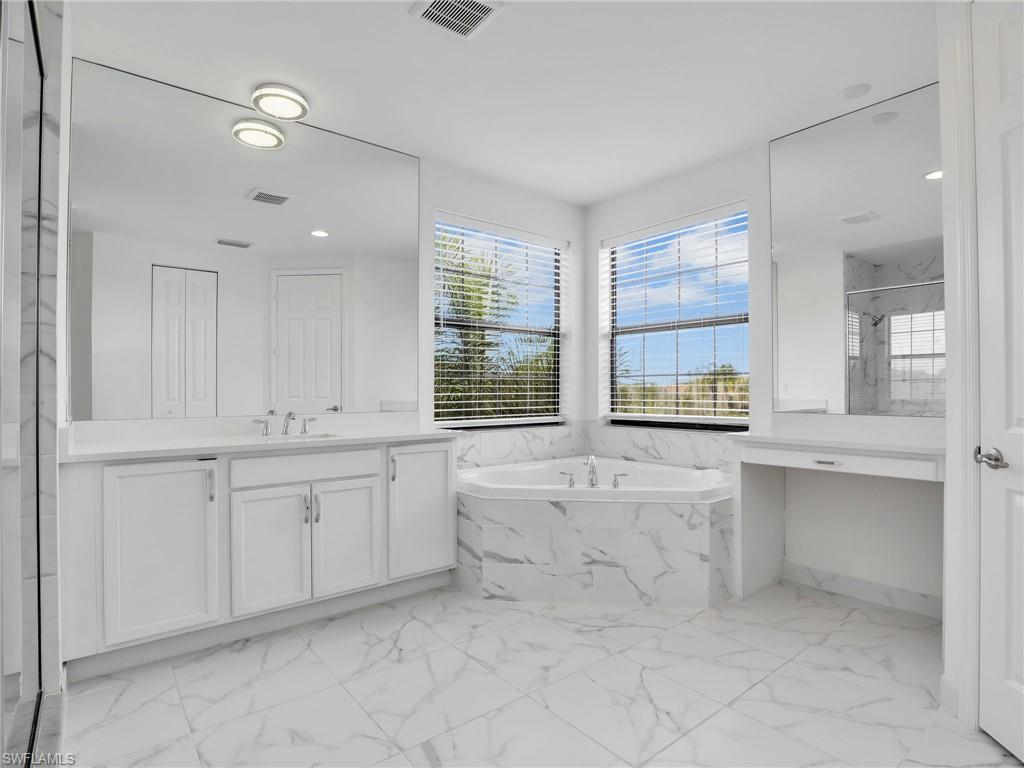 MARINA BAY - Residential Lease