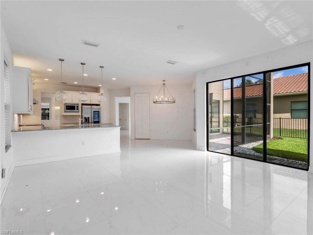 MARINA BAY - Residential Lease