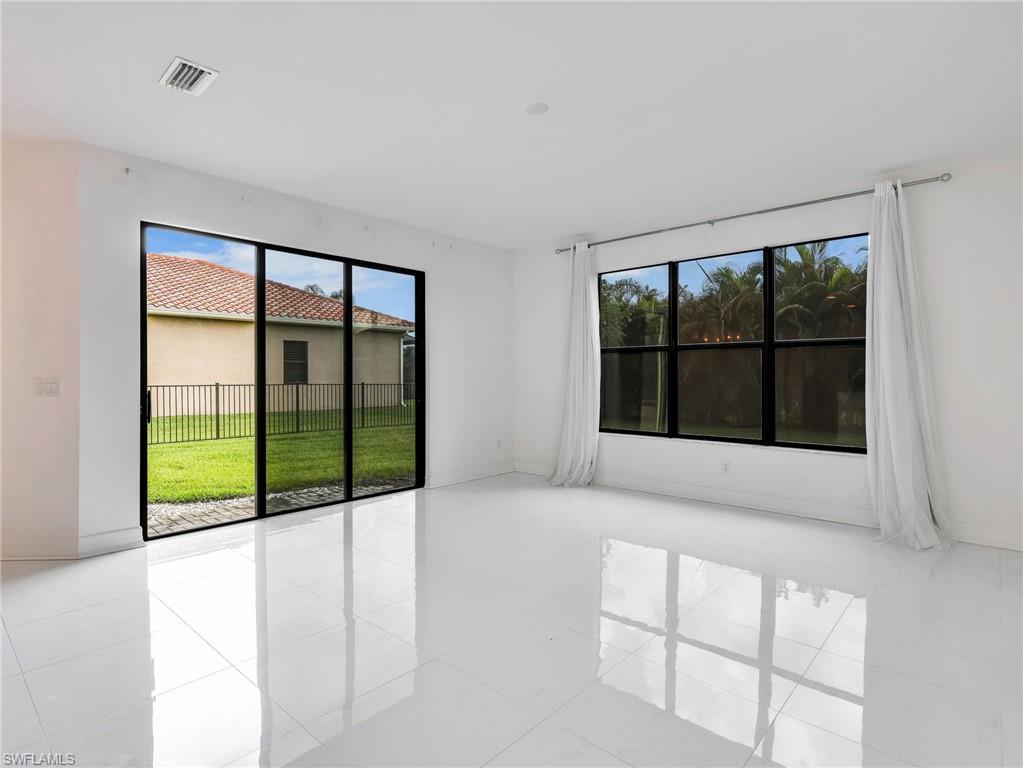 MARINA BAY - Residential Lease