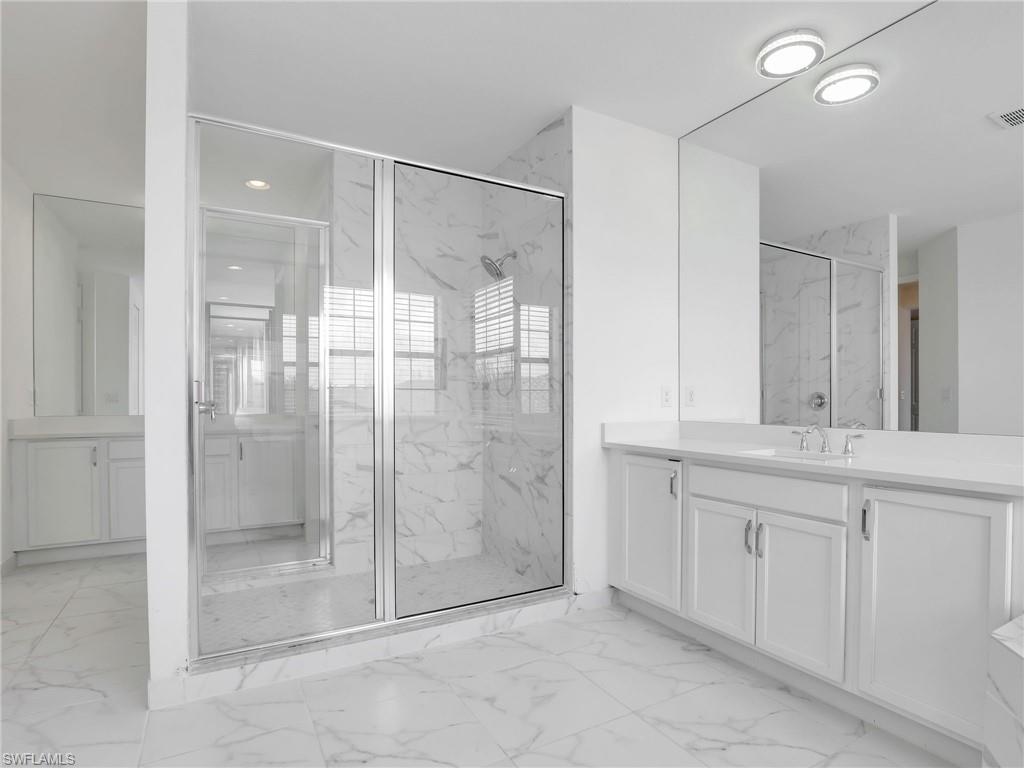 MARINA BAY - Residential Lease