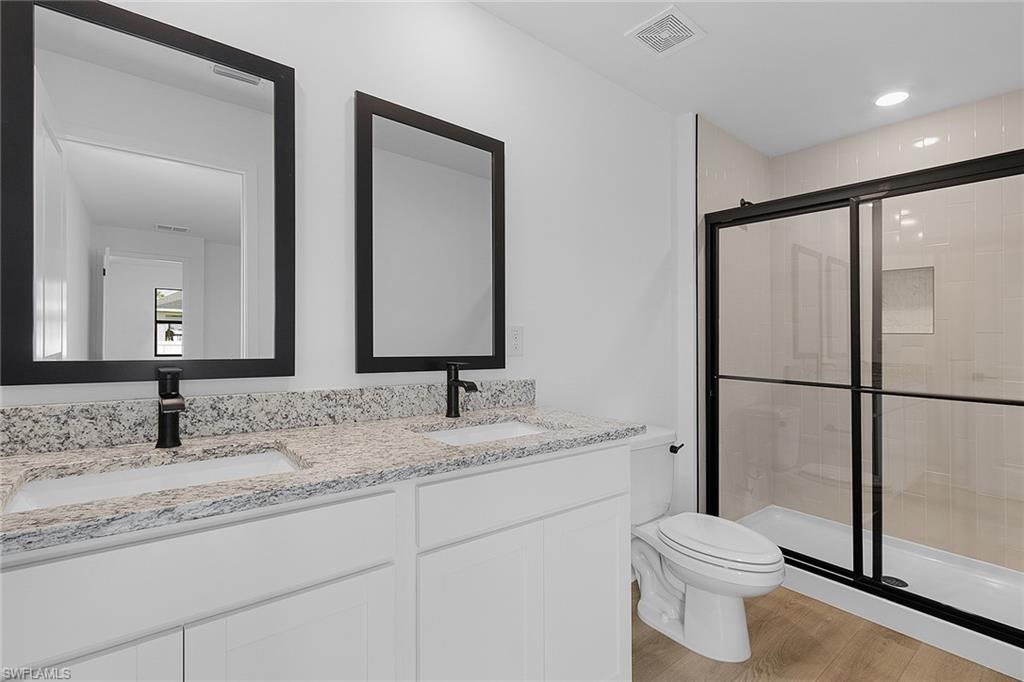 MIRROR LAKES - Residential