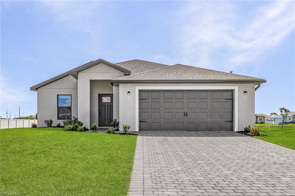Step into this beautiful 3-bedroom, 2-bathroom home that combines openness and comfort. Featuring a bright and airy layout, it includes a spacious dining area, a modern kitchen, and a generous family room that’s perfect for creating lasting memories. The covered back patio offers a peaceful space to enjoy your morning coffee and watch the sunrise. The master suite provides a luxurious retreat with an en-suite bathroom, dual vanities, and a walk-in closet. This home is the ideal mix of comfort and style.
