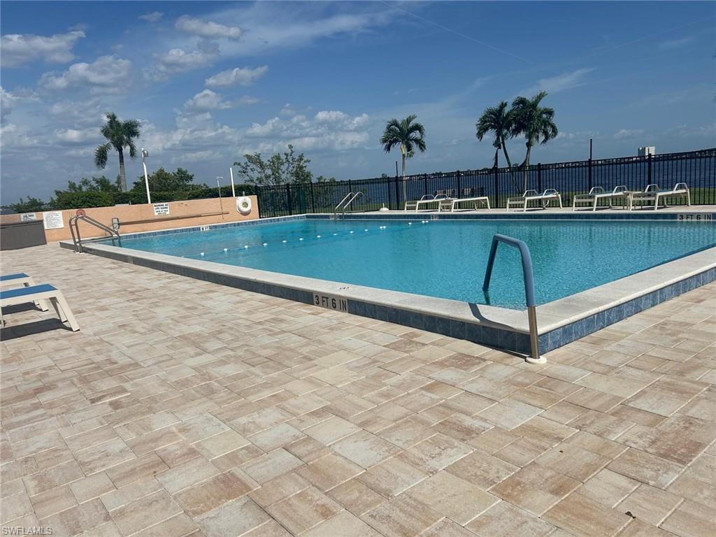 RIVER TOWERS CONDO - Residential