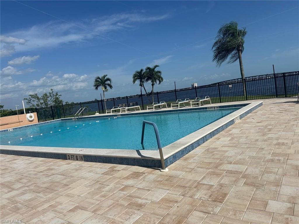 RIVER TOWERS CONDO - Residential