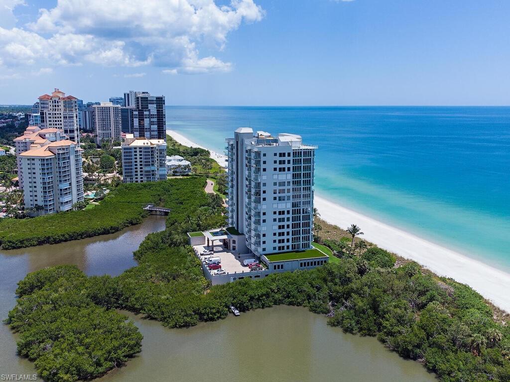 SEAPOINT AT NAPLES CAY - Residential