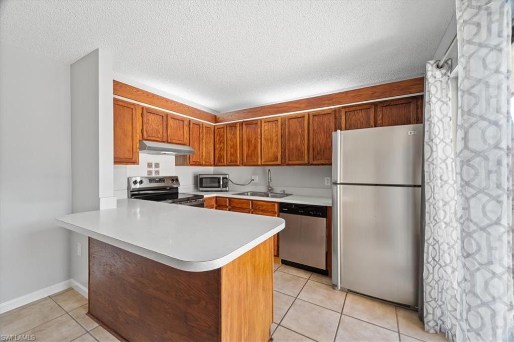 VILLAGE OF CEDARBEND - Residential