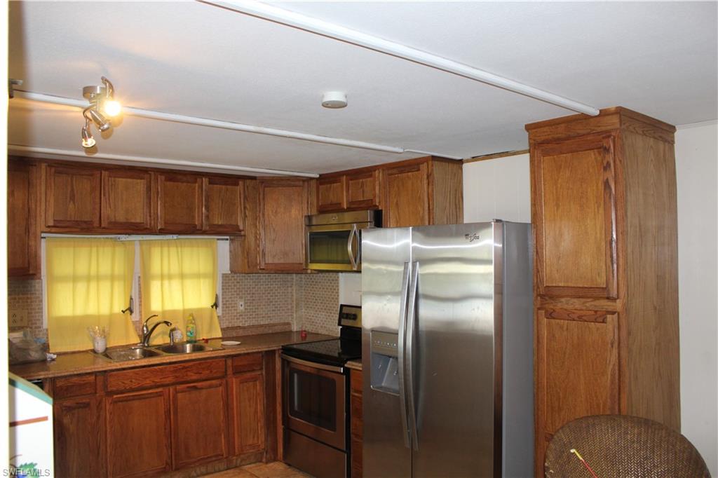 MOBILE MANOR - Residential