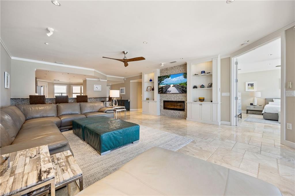 BAREFOOT BEACH CLUB - Residential Lease
