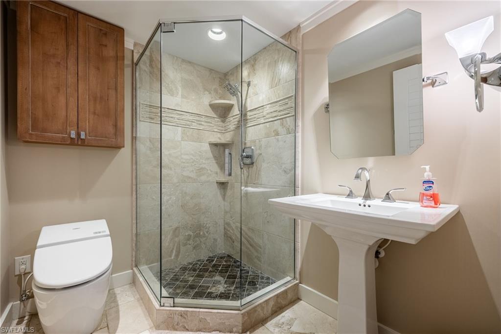 BAREFOOT BEACH CLUB - Residential Lease