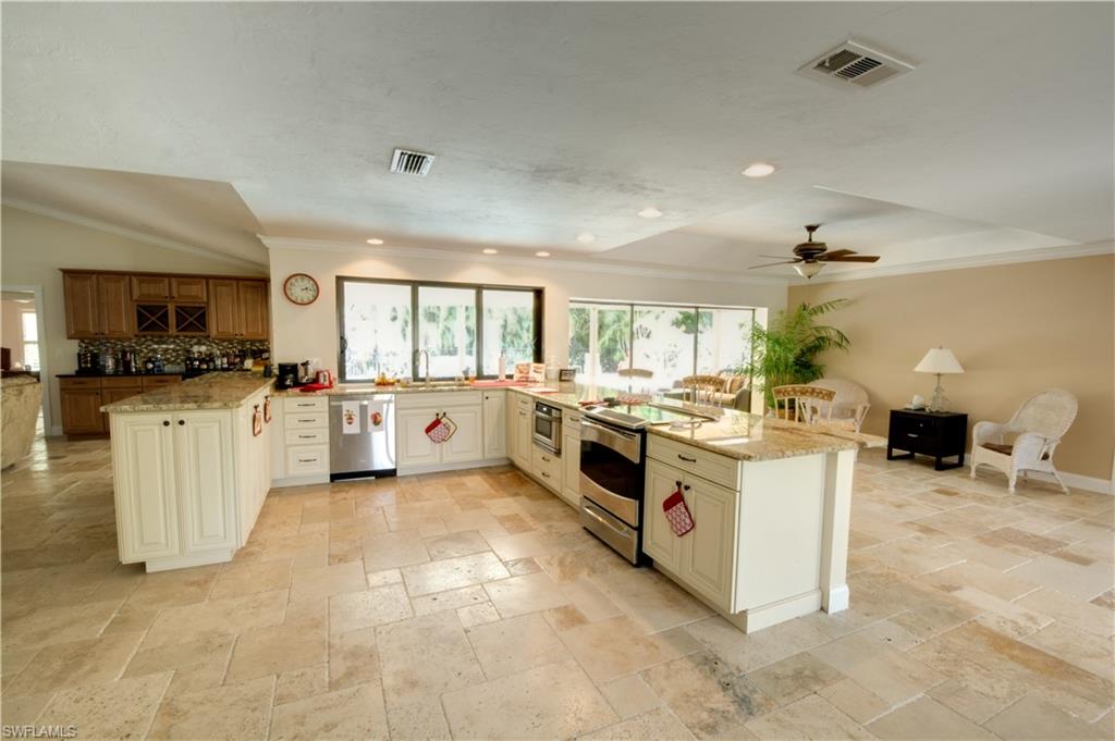 KINGS LAKE - Residential