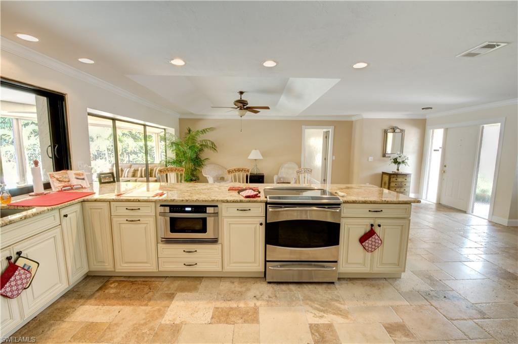KINGS LAKE - Residential