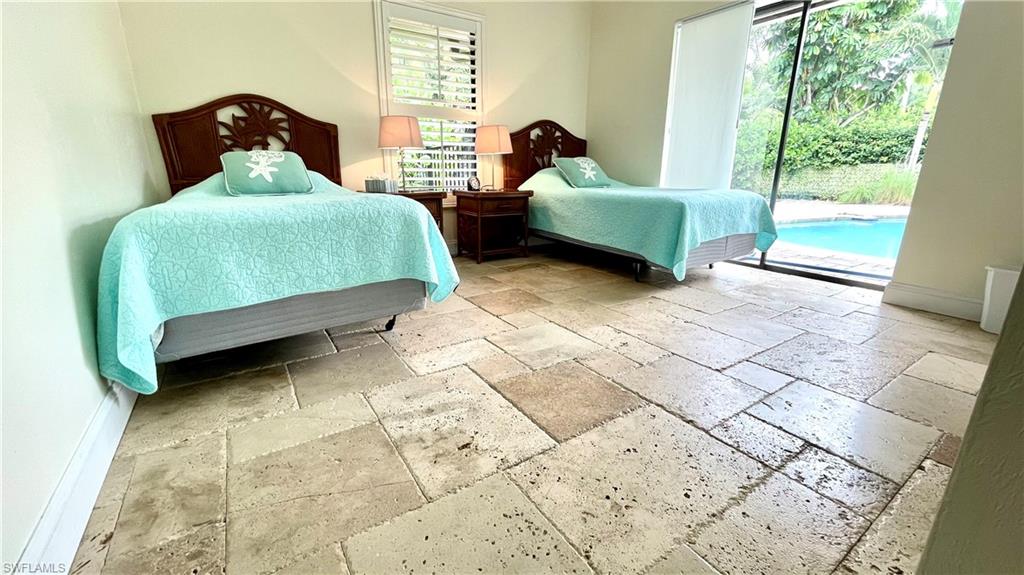 KINGS LAKE - Residential