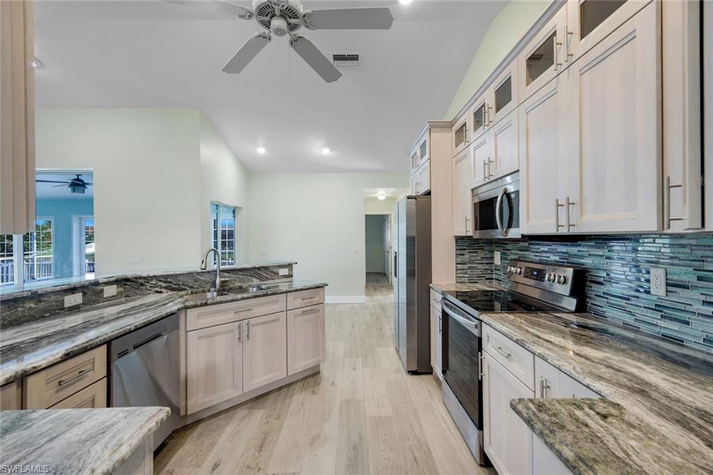 CAPE CORAL - Residential