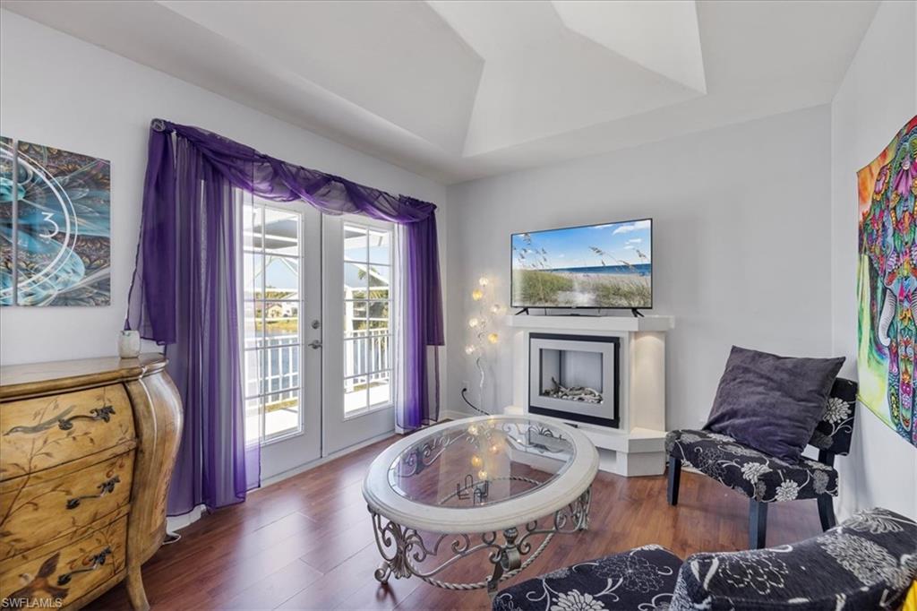 COLONIAL POINTE - Residential Lease