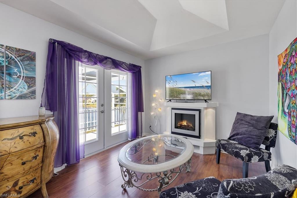 COLONIAL POINTE - Residential Lease