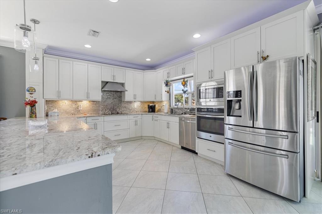 COLONIAL POINTE - Residential Lease