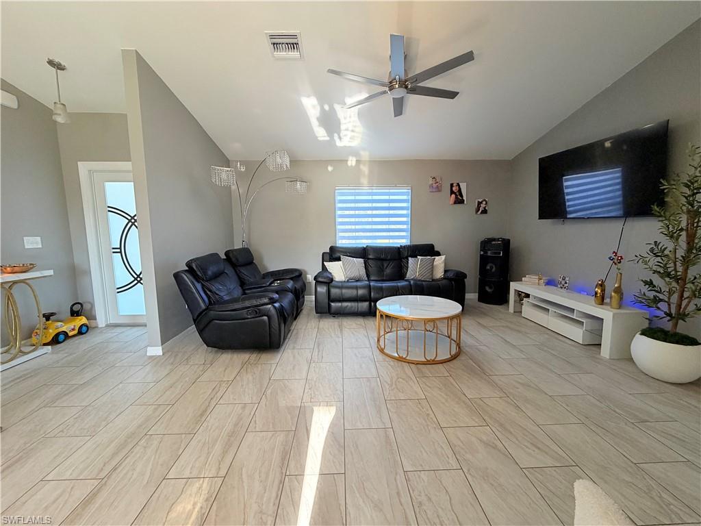 CAPE CORAL - Residential