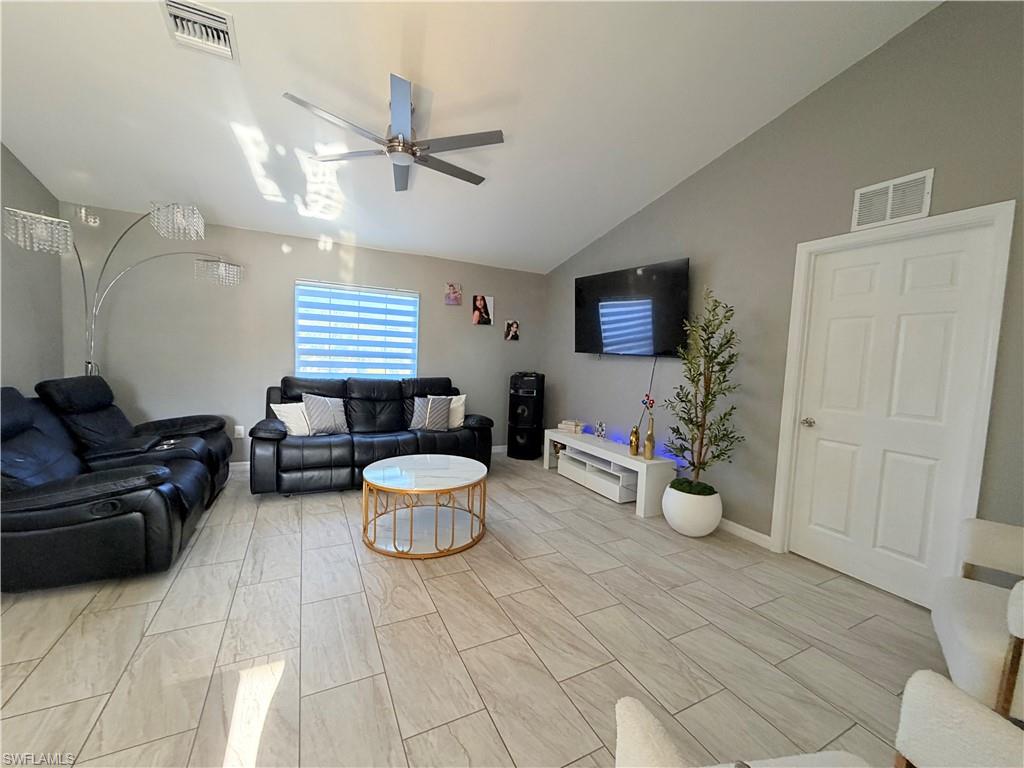 CAPE CORAL - Residential