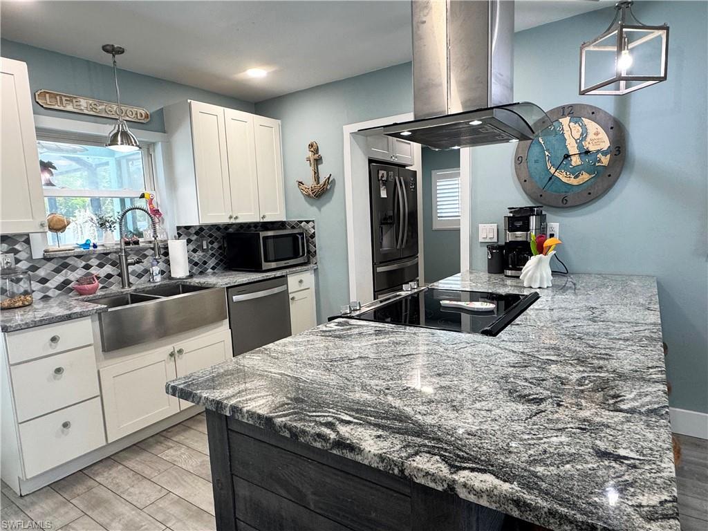 PINE ISLAND TROPICAL HOMESITES - Residential