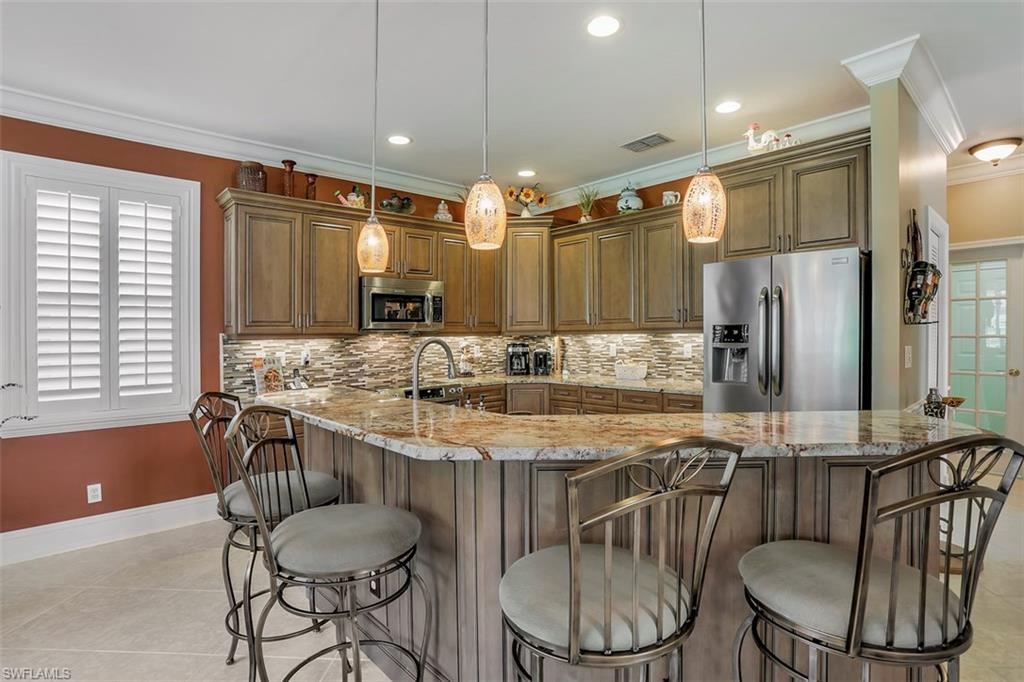 SATURNIA LAKES - Residential