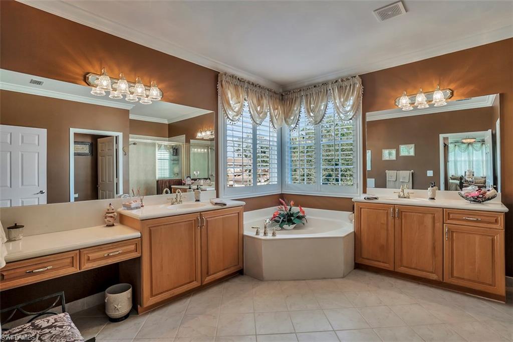 SATURNIA LAKES - Residential