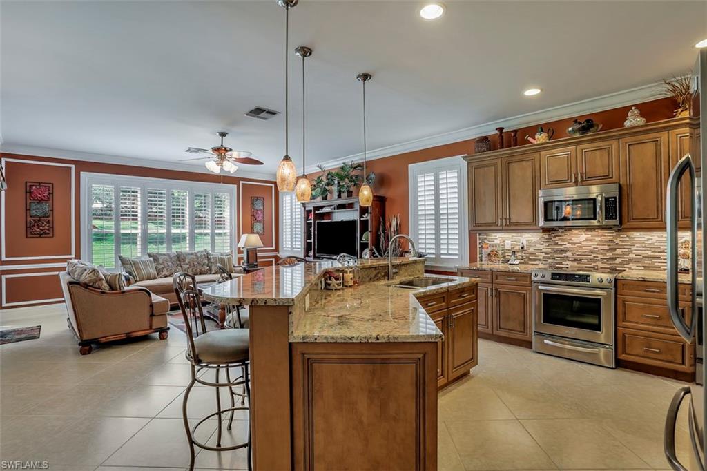 SATURNIA LAKES - Residential