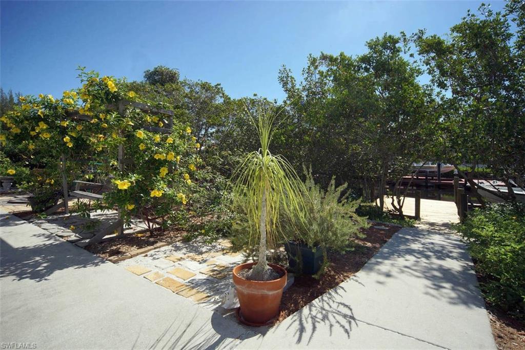 CHARLOTTE SHORES - Residential