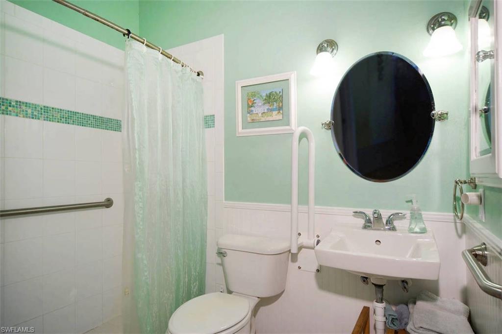 CHARLOTTE SHORES - Residential