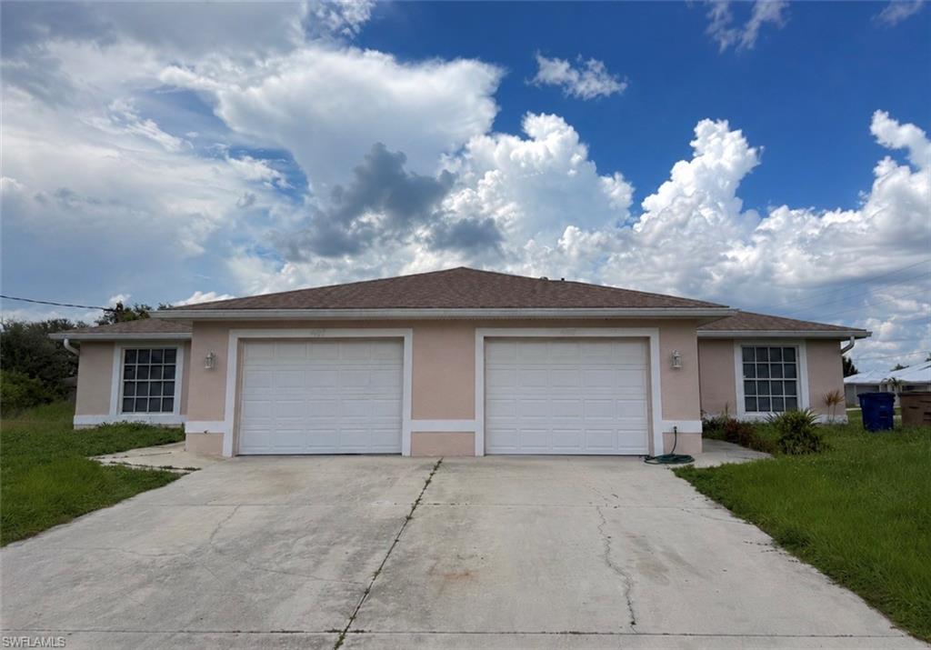 **INVESTOR SPECIAL** DUPLEX in Lehigh Acres, FL. Each unit has 2/2 with an additional office or den (no closet).
Unit 4400 is currently occupied. See private remarks for rental information.