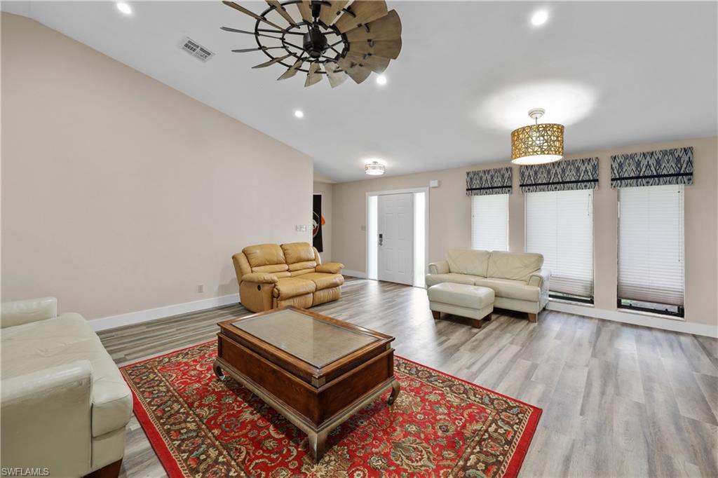 SAN CARLOS PARK - Residential