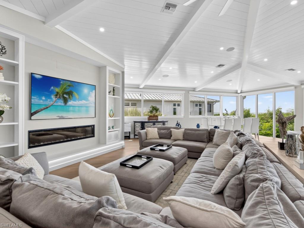 HIDEAWAY BEACH - Residential