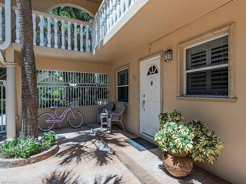 CASTLETON GARDENS - Residential