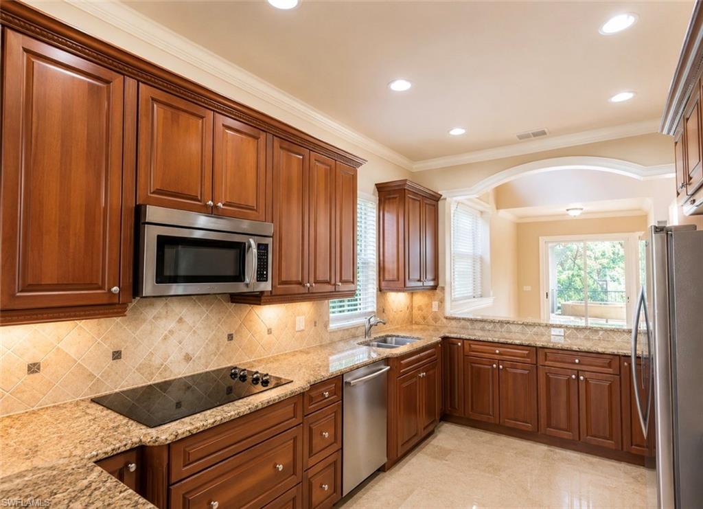 COCO LAKES - Residential Lease