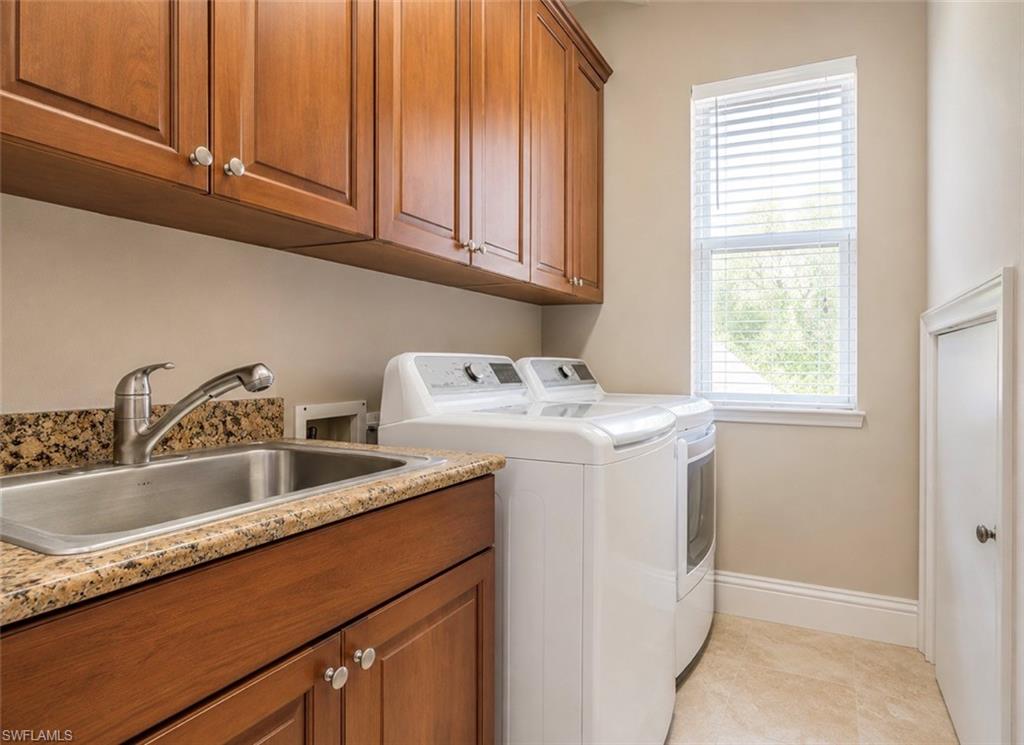 COCO LAKES - Residential Lease