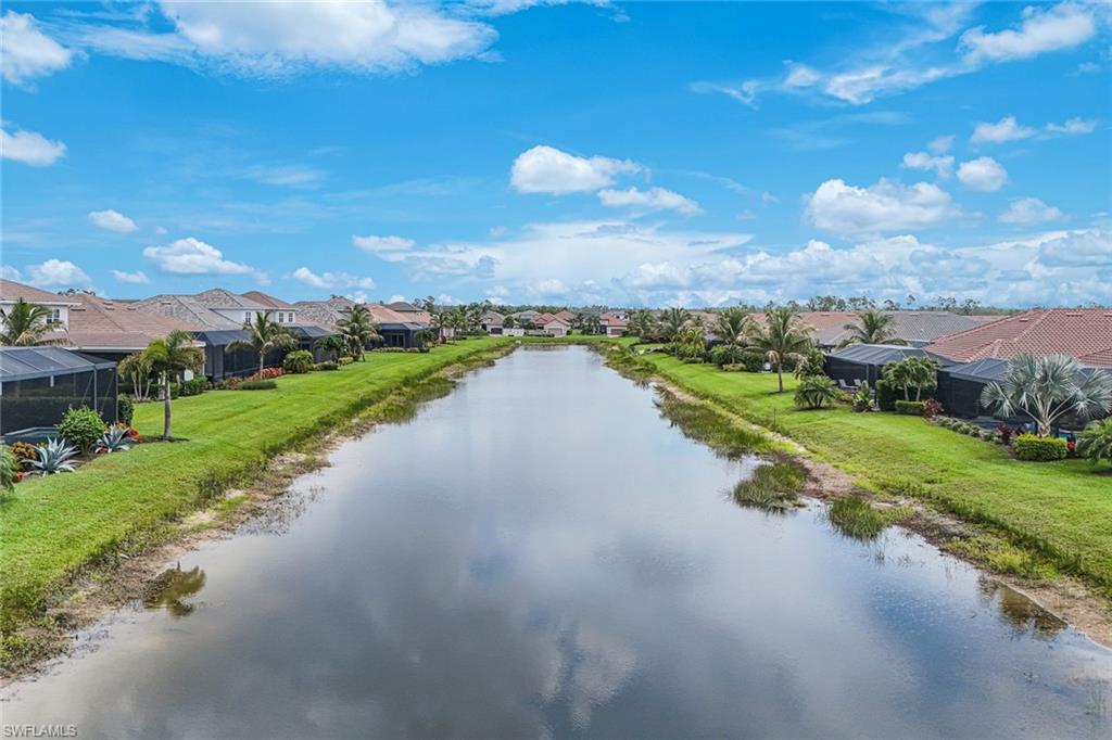 ESPLANADE LAKE CLUB - Residential