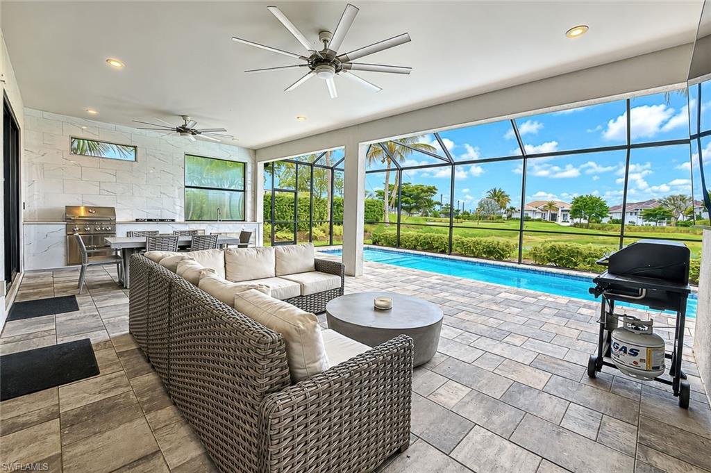 ESPLANADE LAKE CLUB - Residential