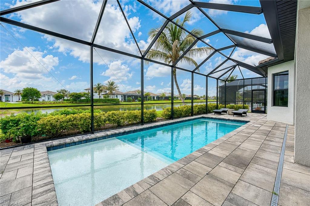 ESPLANADE LAKE CLUB - Residential