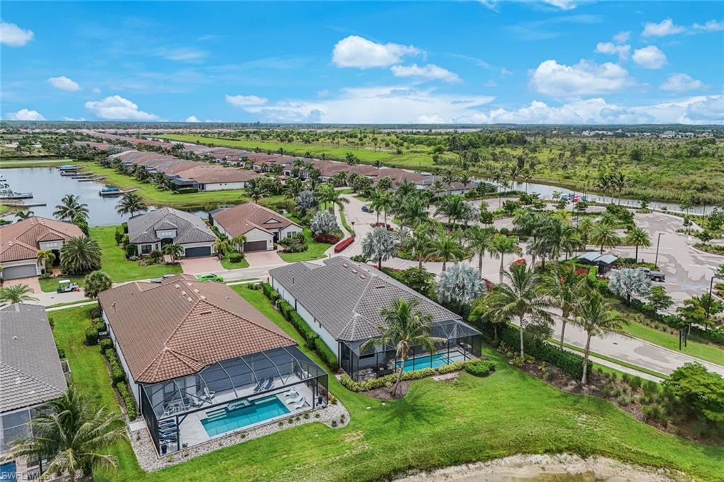 ESPLANADE LAKE CLUB - Residential