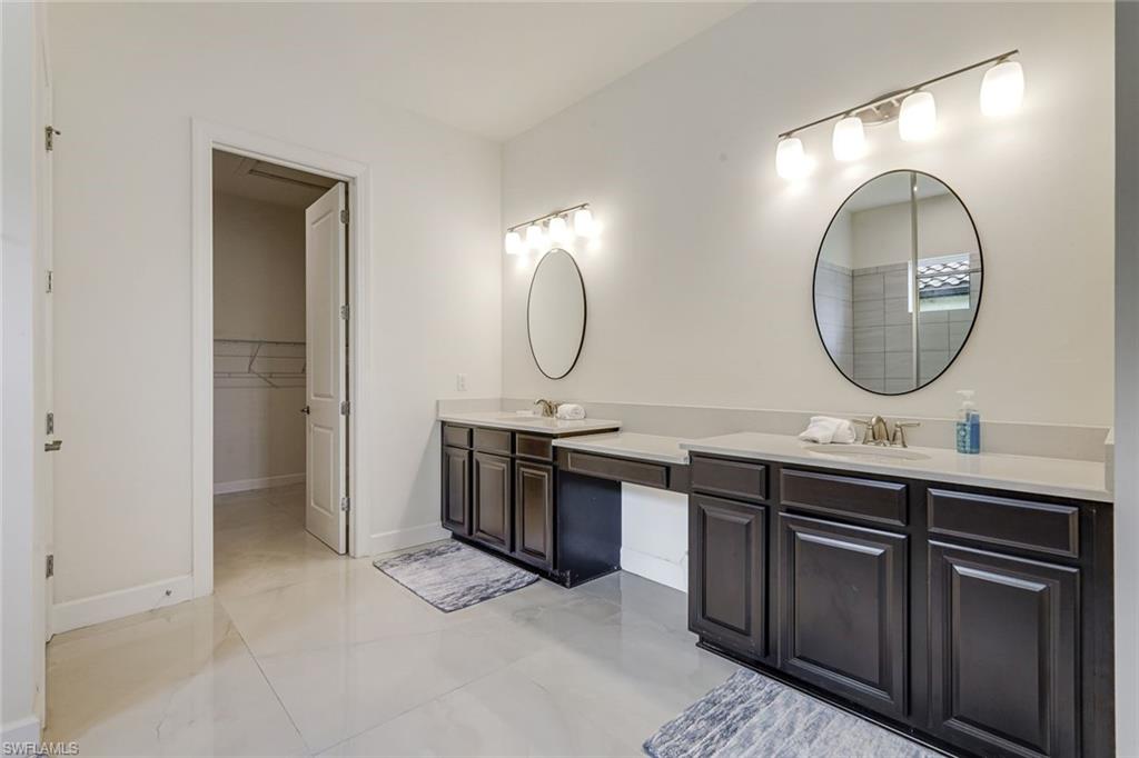 ESPLANADE LAKE CLUB - Residential
