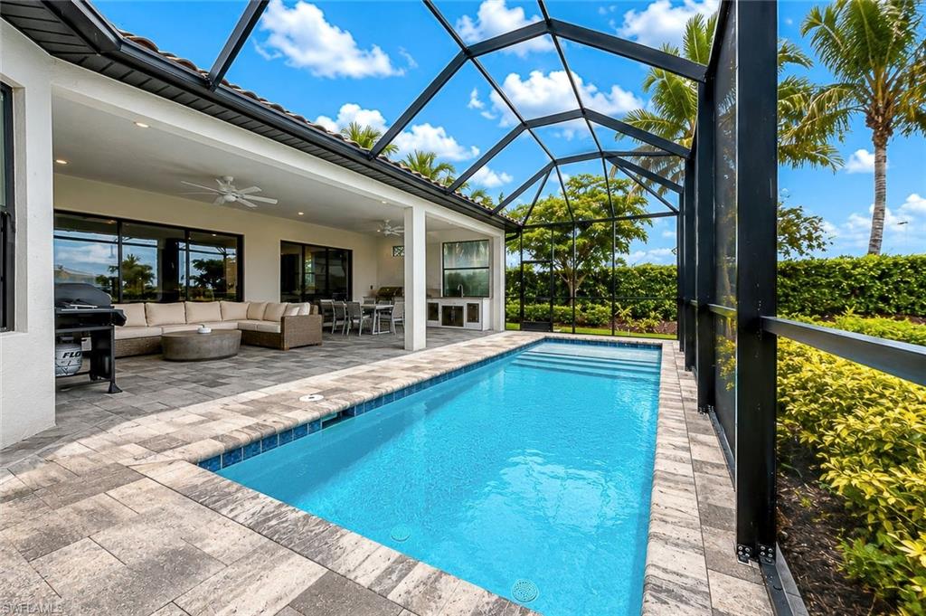 ESPLANADE LAKE CLUB - Residential