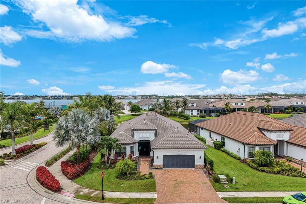 ESPLANADE LAKE CLUB - Residential