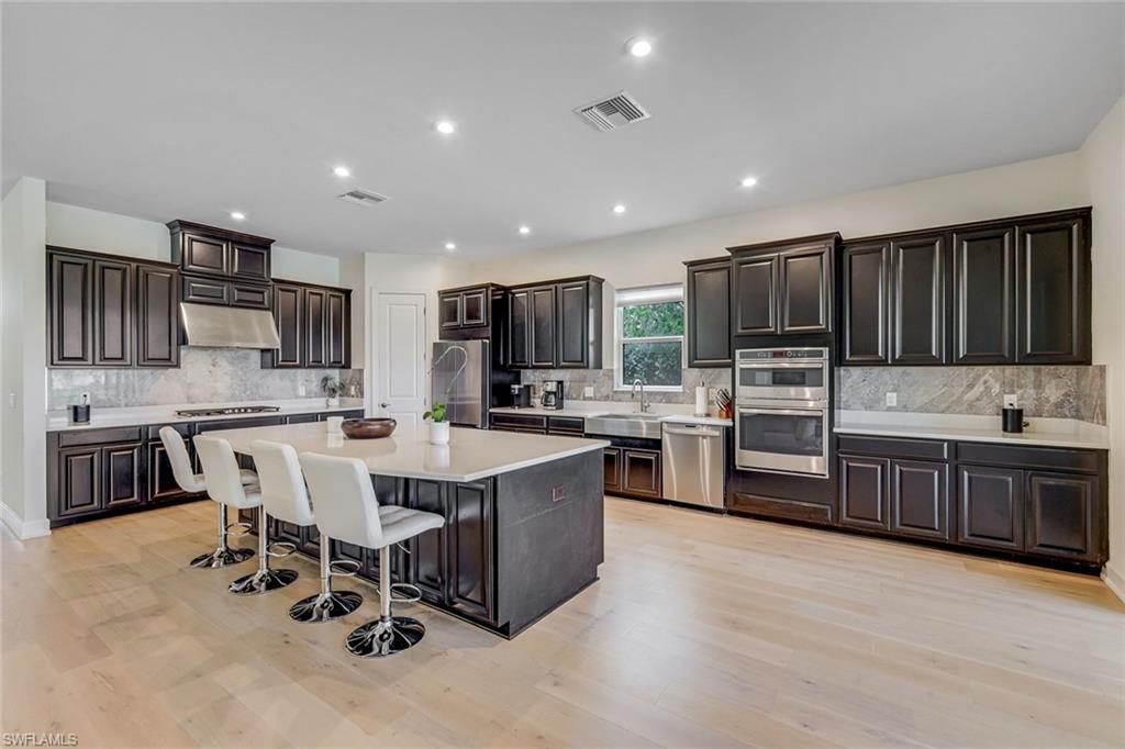 ESPLANADE LAKE CLUB - Residential