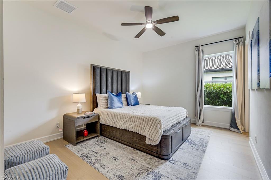 ESPLANADE LAKE CLUB - Residential