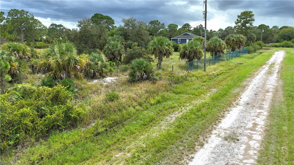 Looking for the perfect place to build your dream home? This 1.25-acre lot in Montura Ranch offers the space and freedom you've been looking for! Build your custom home or place a manufactured home. Bring your farm animals and enjoy peaceful country living.Plenty of room for gardening, outdoor activities, and creating your own private retreat. Whether you're looking to build now or invest for the future, this property is a fantastic opportunity in a growing rural community. Montura Ranch is known for its spacious lots, no HOA, and flexibility for both site-built and manufactured homes.