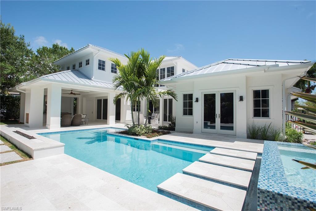 MOORINGS - Residential