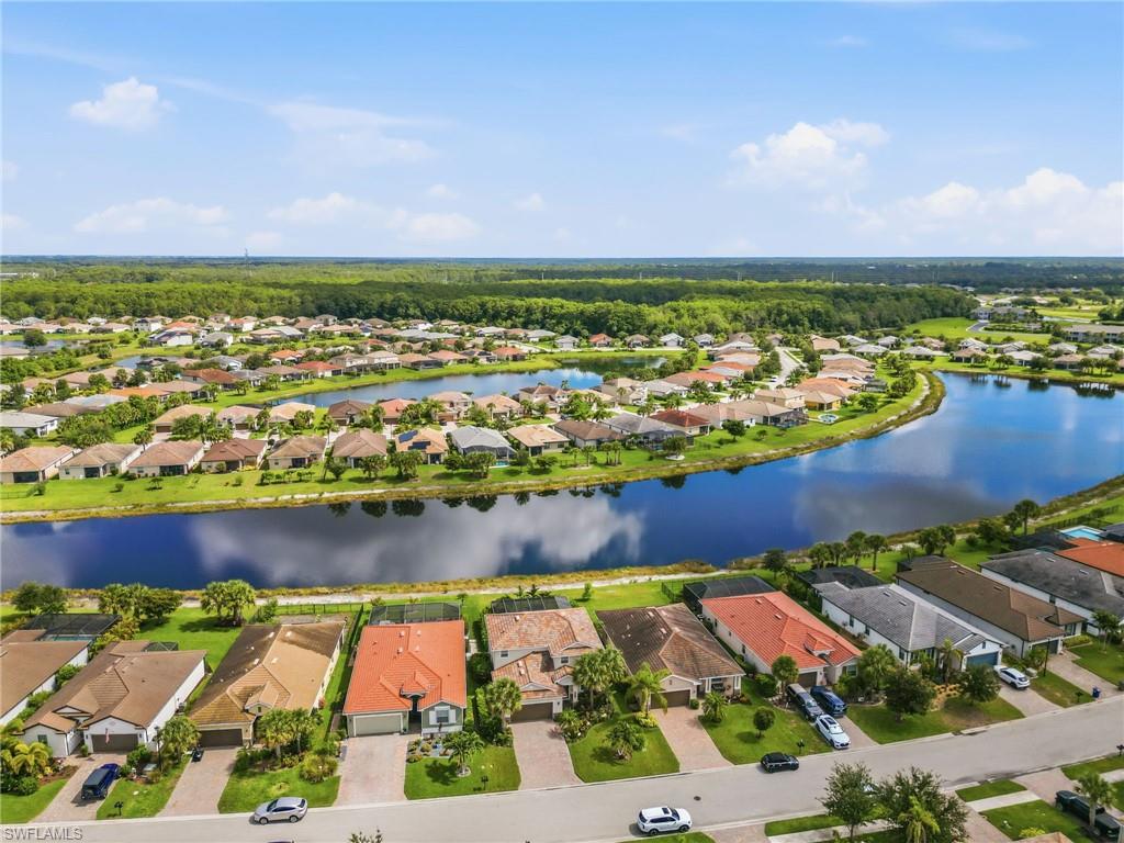 HAMPTON LAKES - Residential