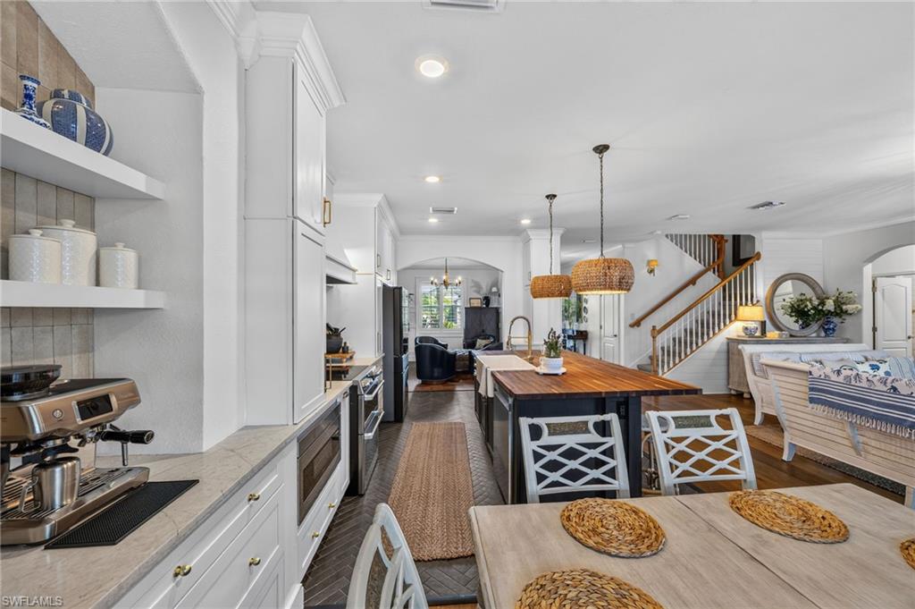 HAMPTON LAKES - Residential