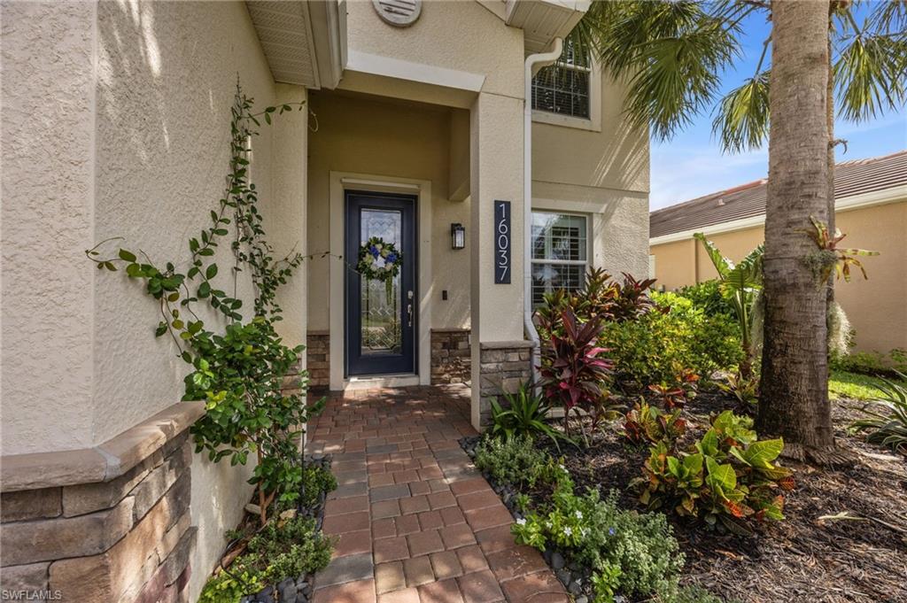 HAMPTON LAKES - Residential